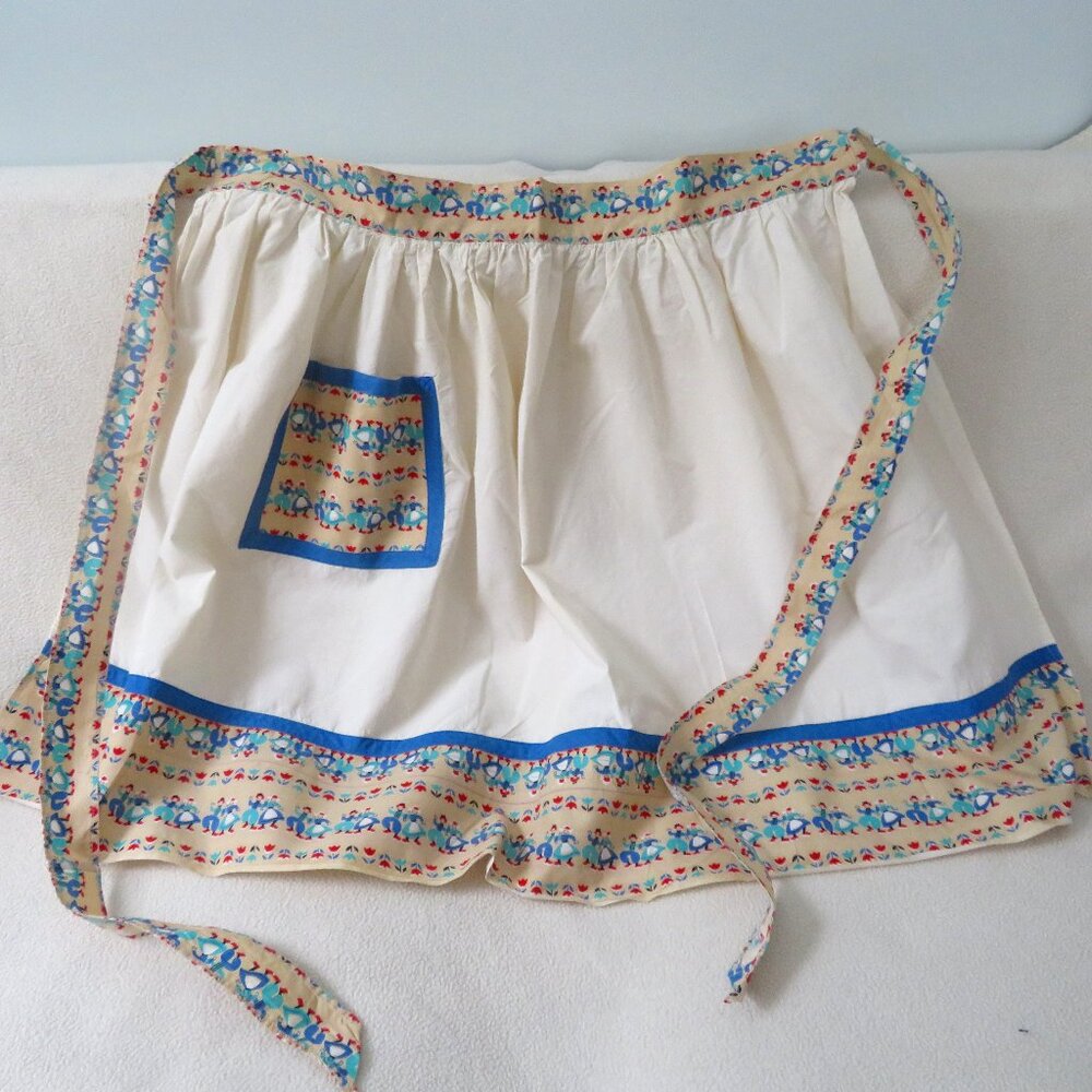 Dutch Figures Apron